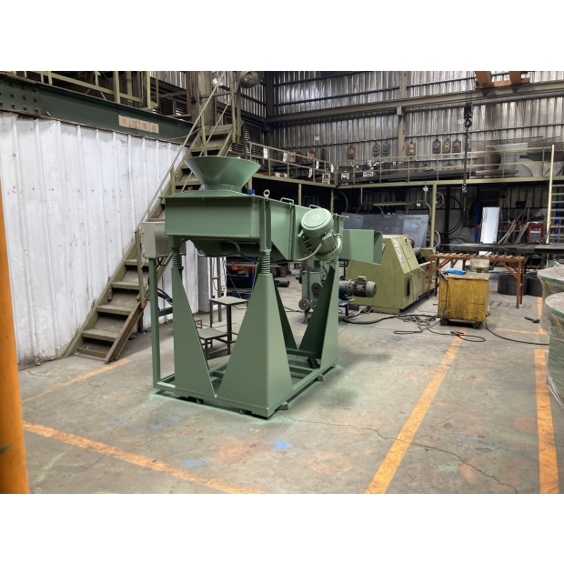 Large-scale vibrating screening machine with vibration.jpg