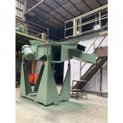 Large-scale vibrating screening machine with vibration.jpg